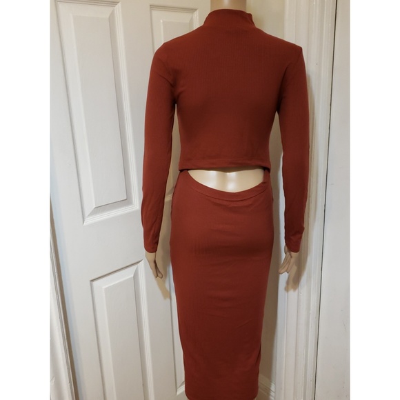 NWT| {RUST SLICE BACK COLUMN DRESS} (-S - M-) - Picture 7 of 9